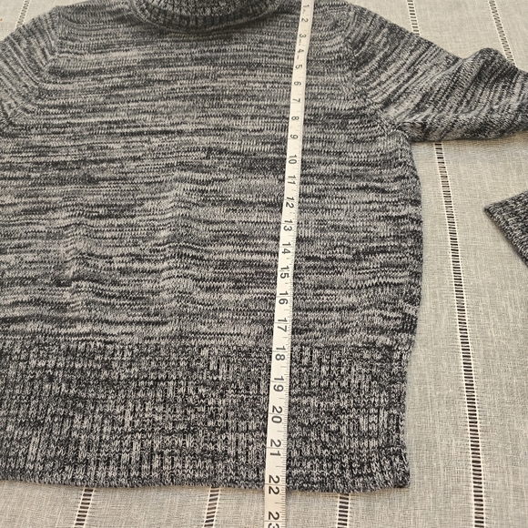 Pria Women  Gray Turtleneck Sweater Size Medium 💯 % Cotton - Picture 5 of 11